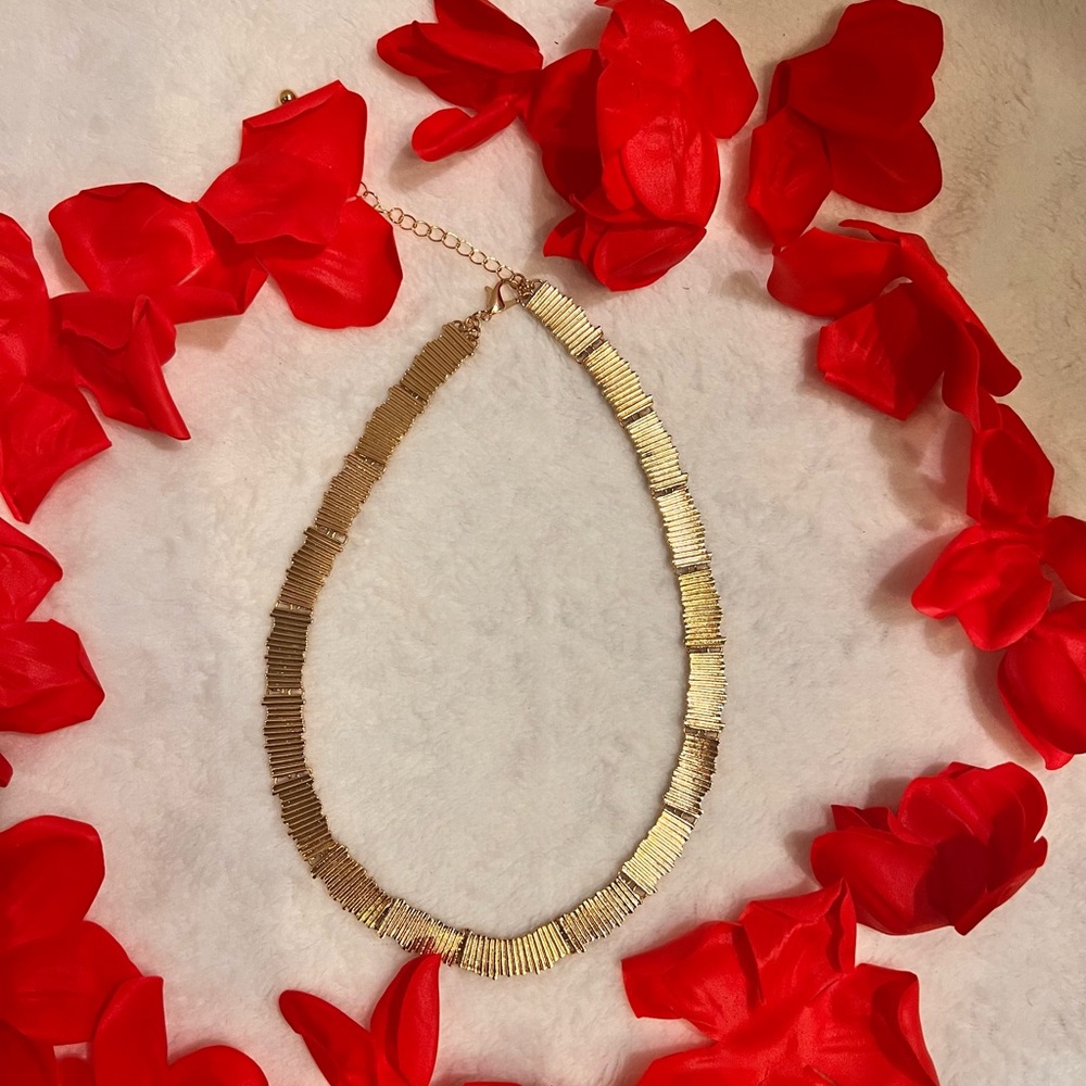 🌹18” Gold Tone Necklace